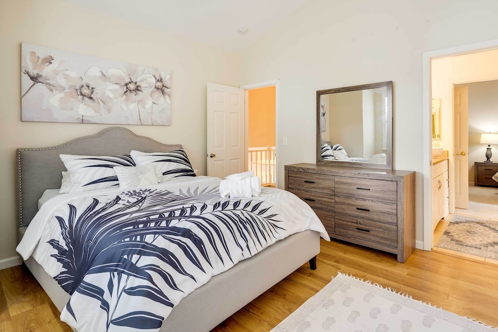 House (4 Bedrooms) photo 1