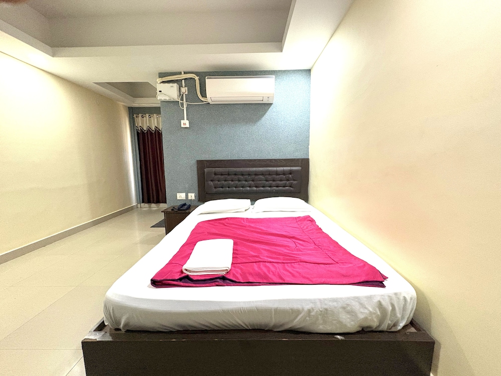Deluxe Double Room, City View photo 3