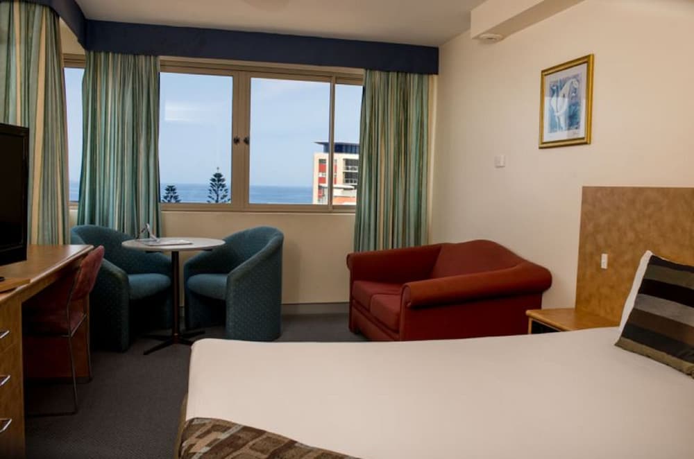 Harbour/City View Queen Room photo 2