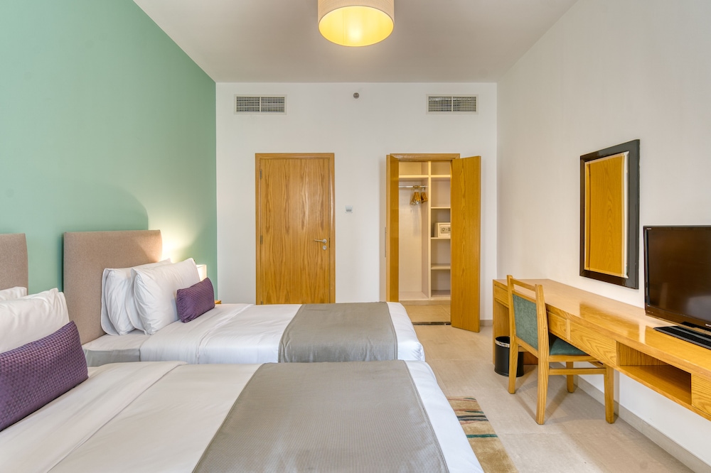 Deluxe One-bedroom Apartment