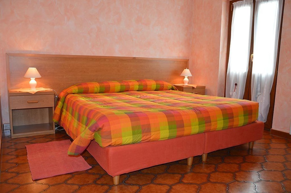 Standard Double or Twin Room photo 2