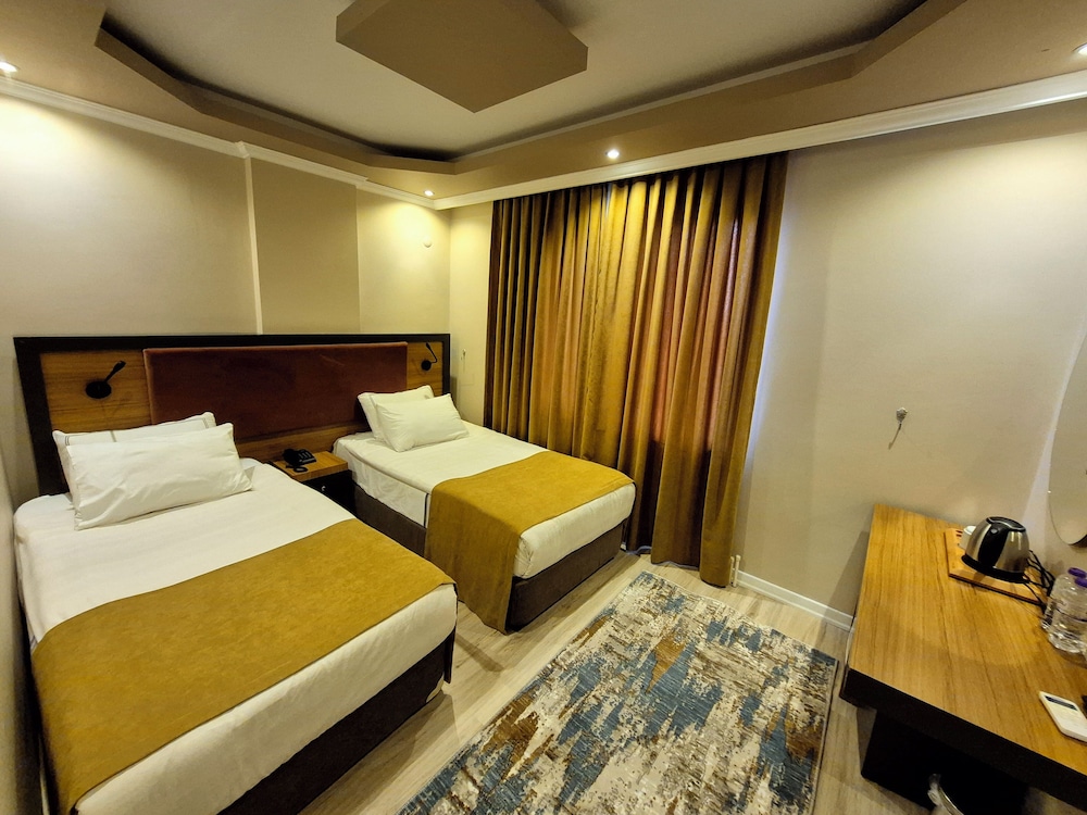 Basic Triple Room