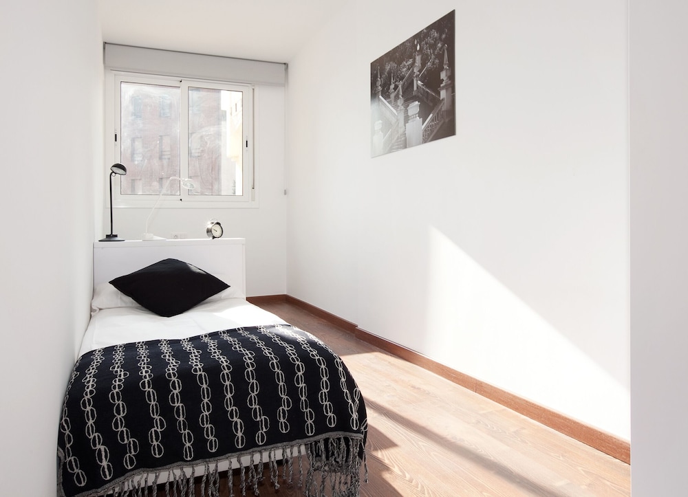 Apartment, 3 Bedrooms, Accessible, Non Smoking (2971 - AB Montjuic  3 bedrooms) photo 3