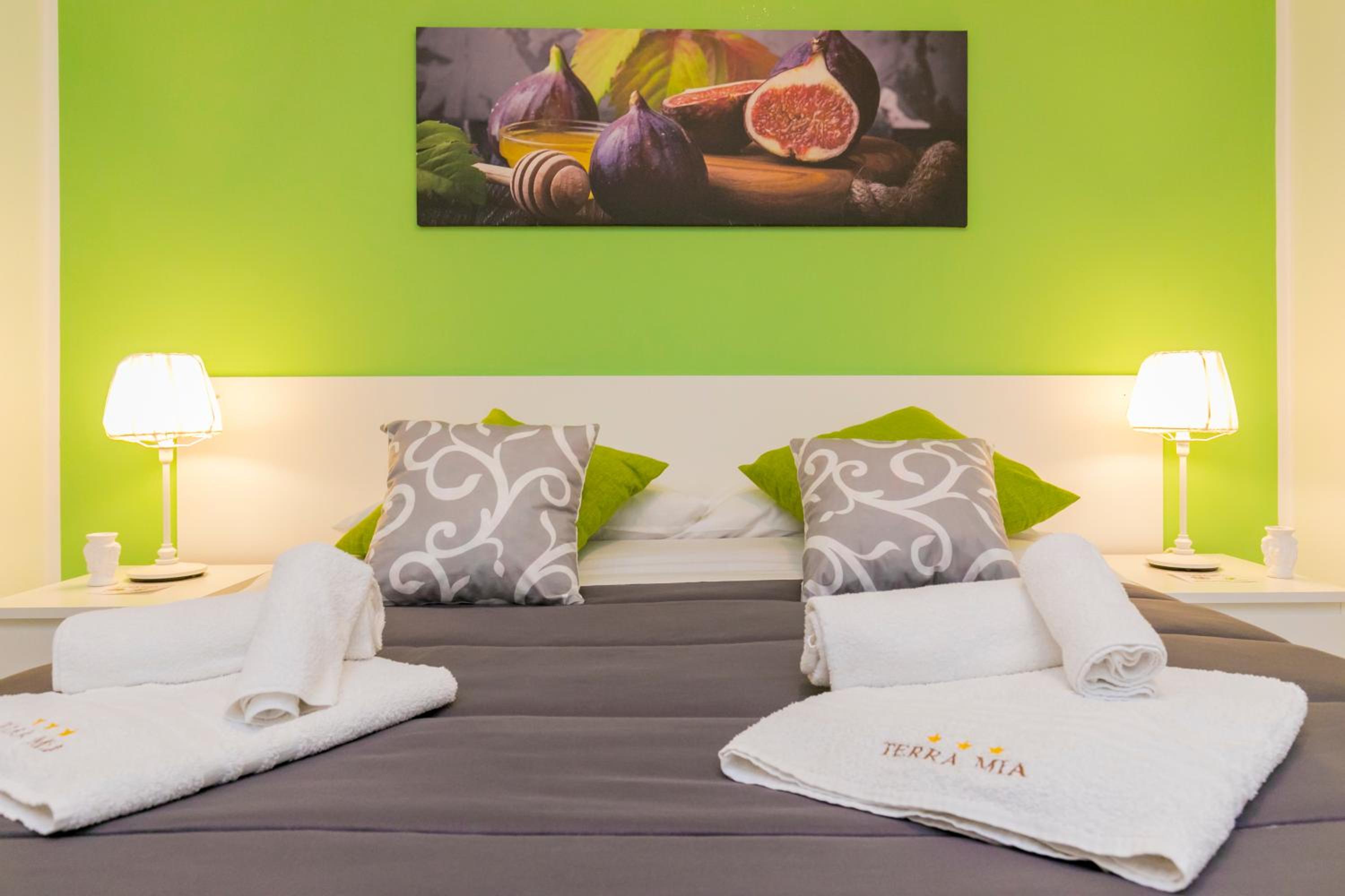 Double or Twin Room with Extra Bed - Photo 1