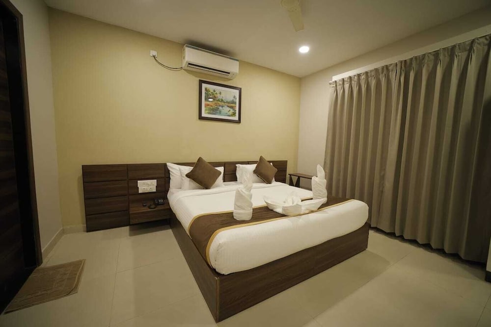 Premium Double Room, City View