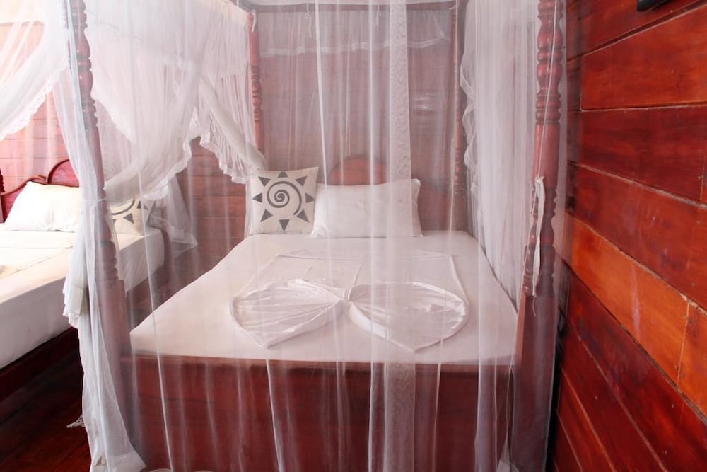 Standard Triple Room, Multiple Beds, Private Bathroom, City View