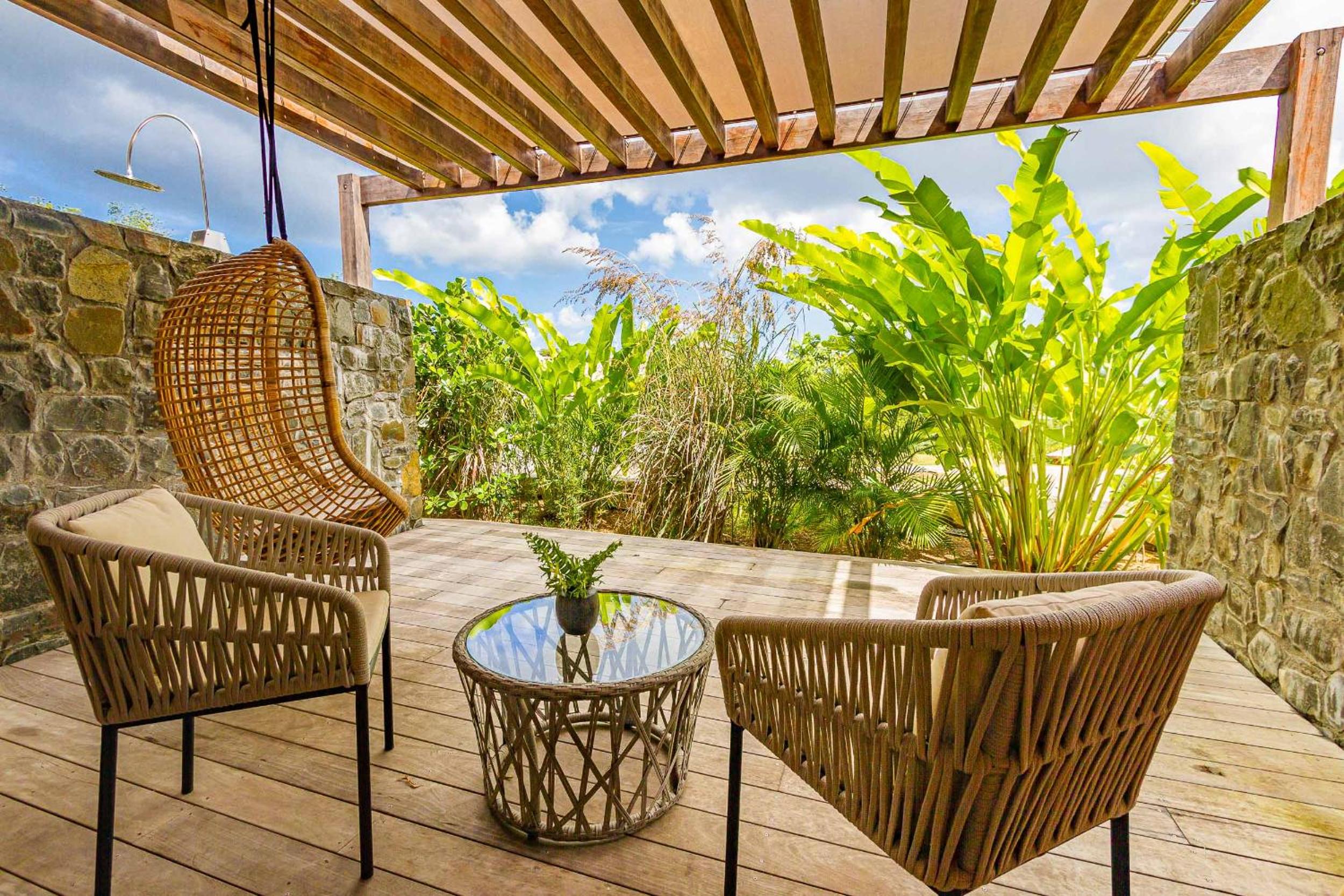 Bungalow with Patio
