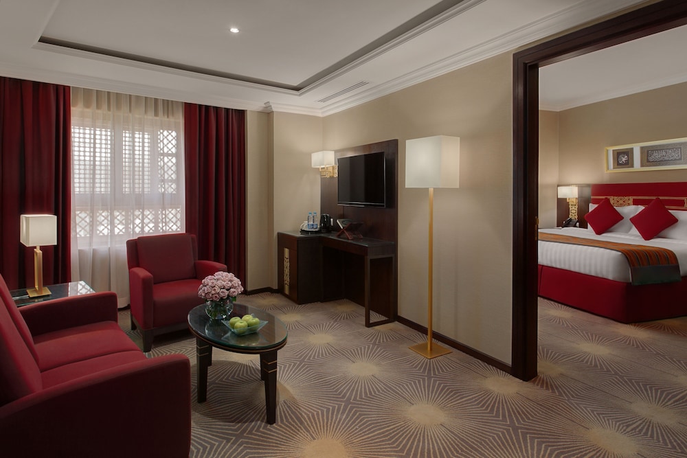 Junior Studio Suite, 1 King Bed (Haram View)