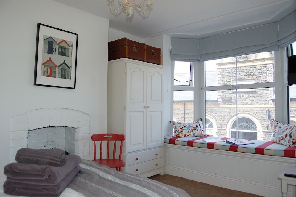 Double Room, Shared Bathroom (with Fire Feature - Room Six) photo 1