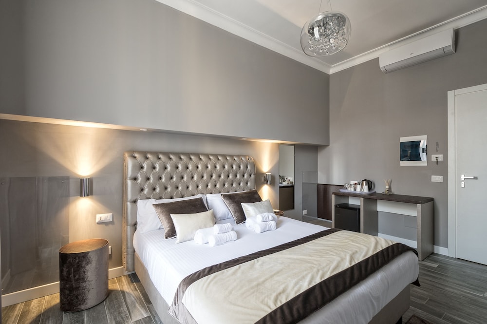 Classic Double Room, City View photo 2