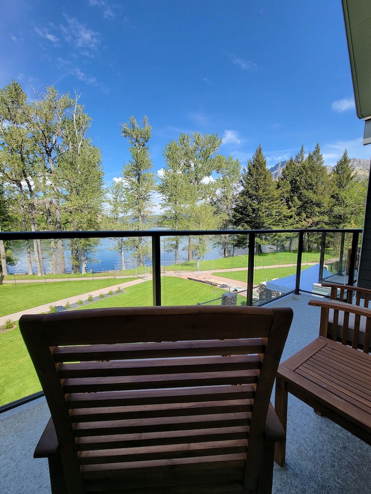 Deluxe Single Room, 1 King Bed, Lake View