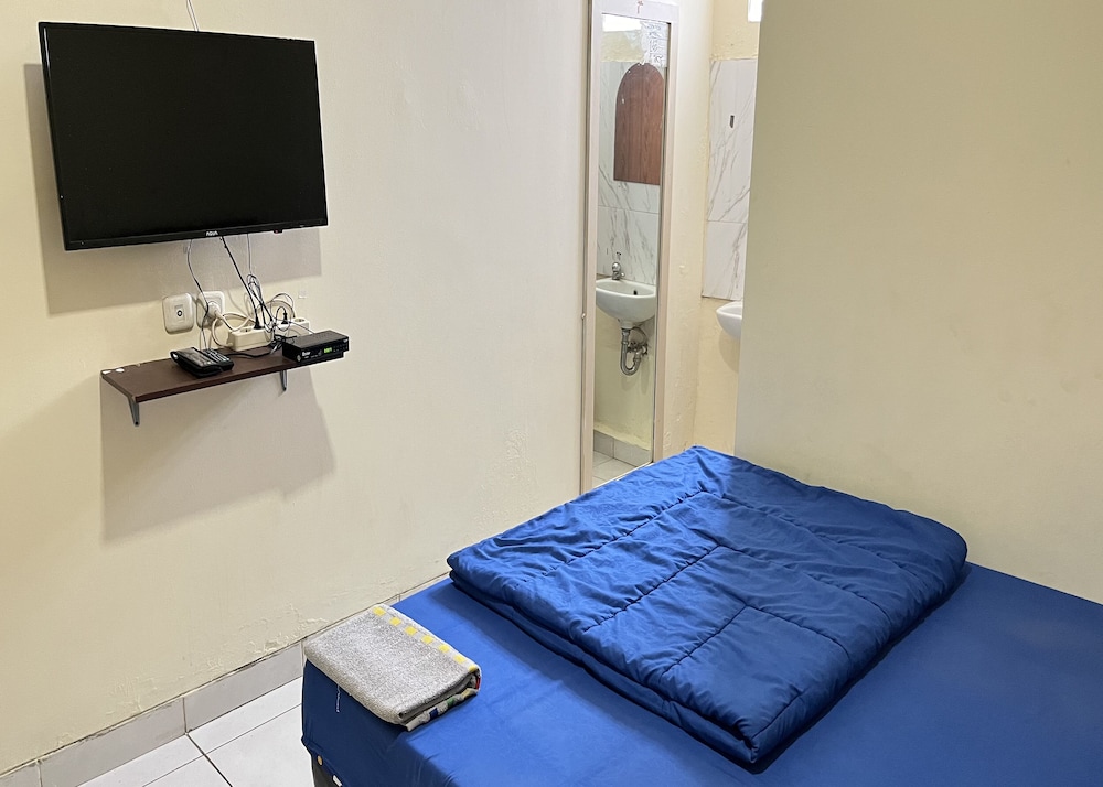 Standard Double Room - Photo 11