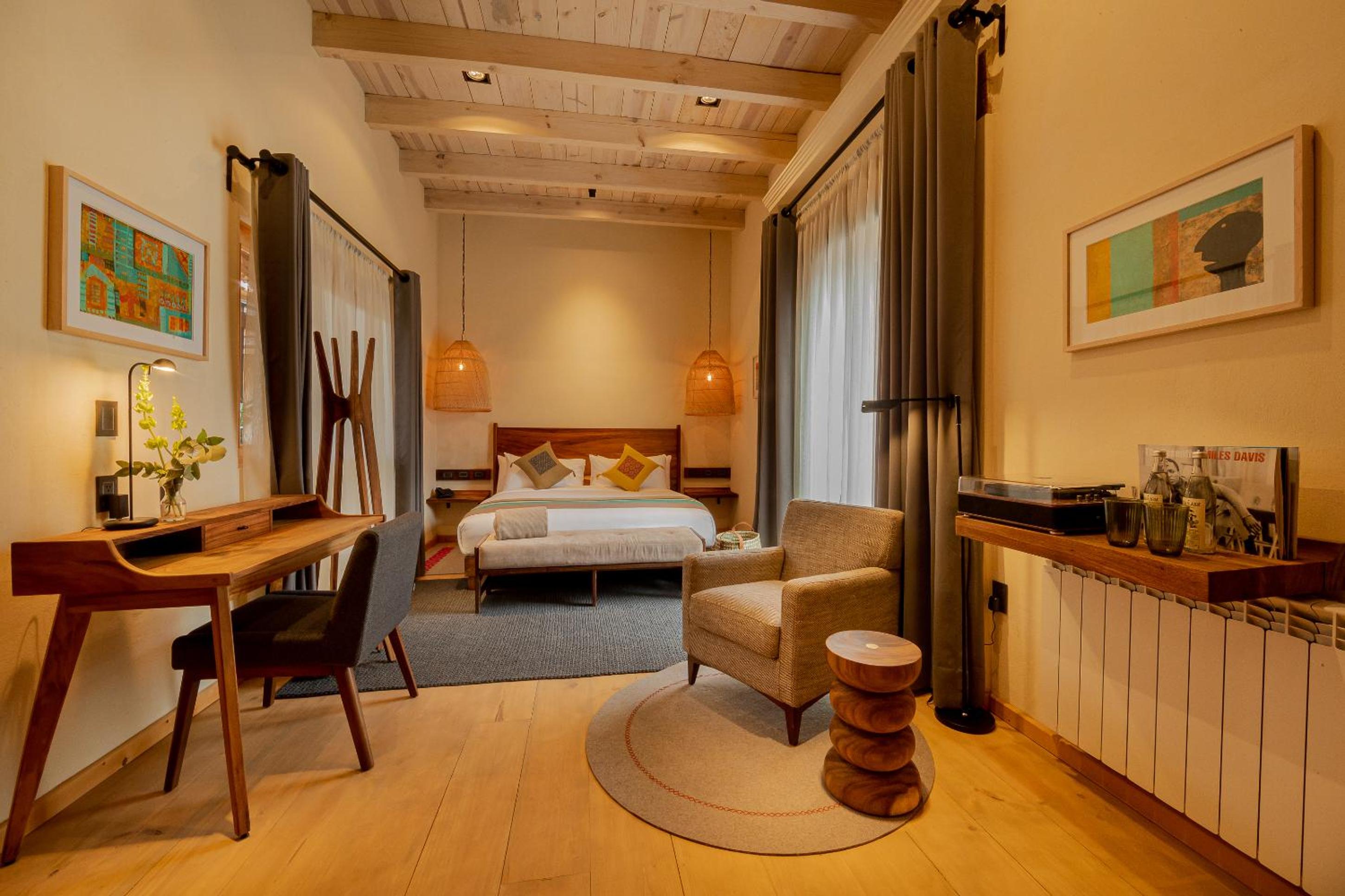 Deluxe Suite - Photo 1