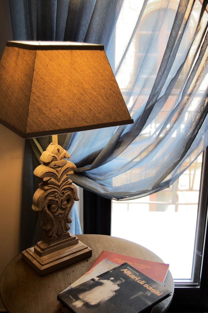 Deluxe Double or Twin Room - Photo 2