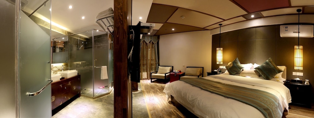 Standard King Room photo 2