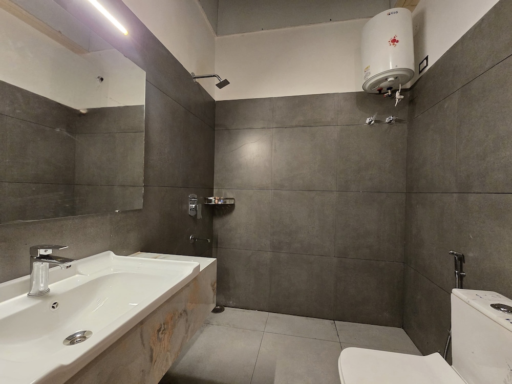 Premium Room - Photo 8
