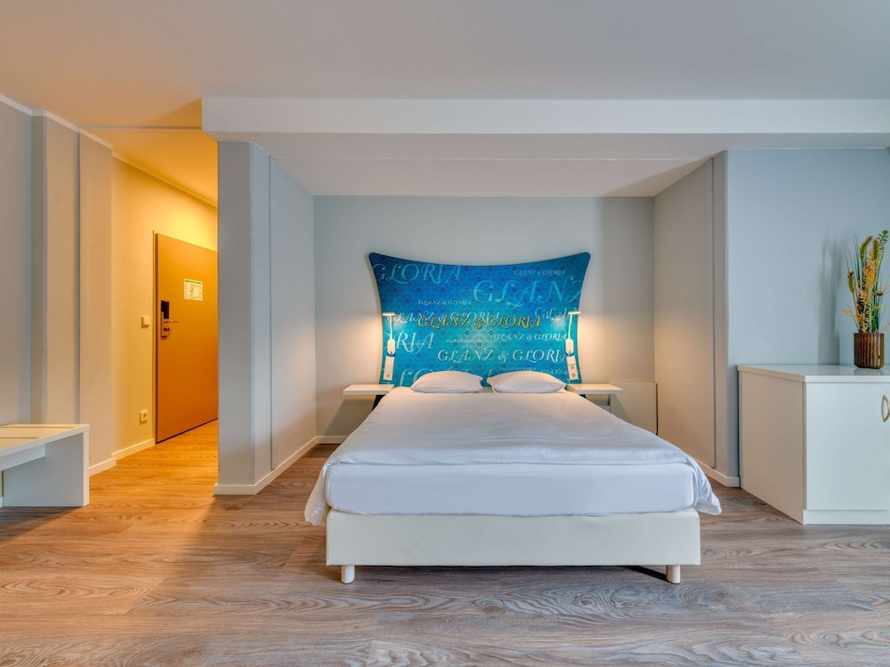 Family Suite, 1 Double Bed with Sofa bed - Photo 2