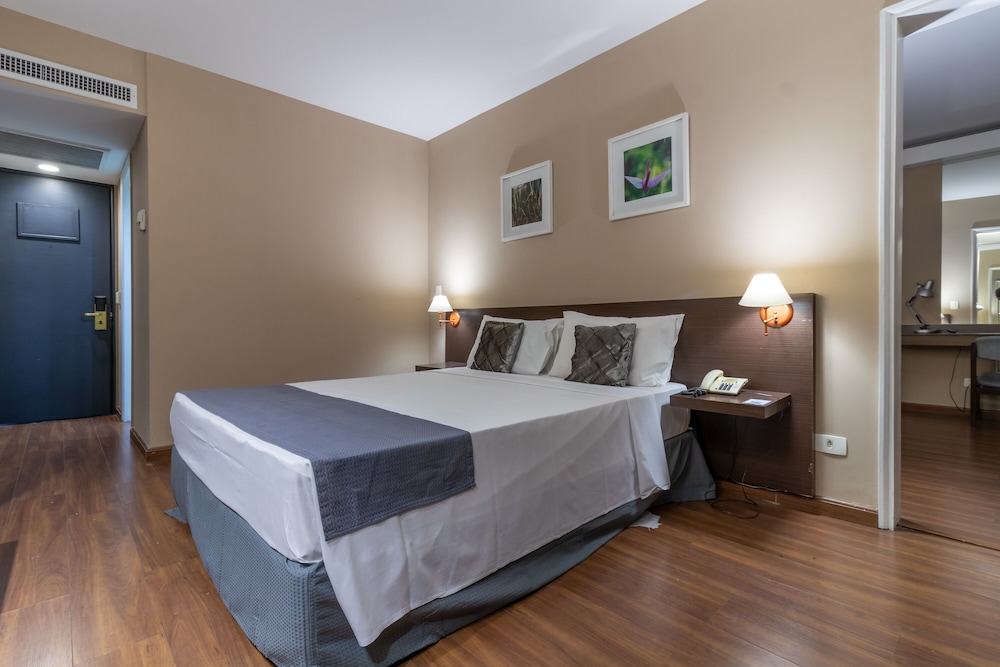 Executive Quadruple Room photo 2