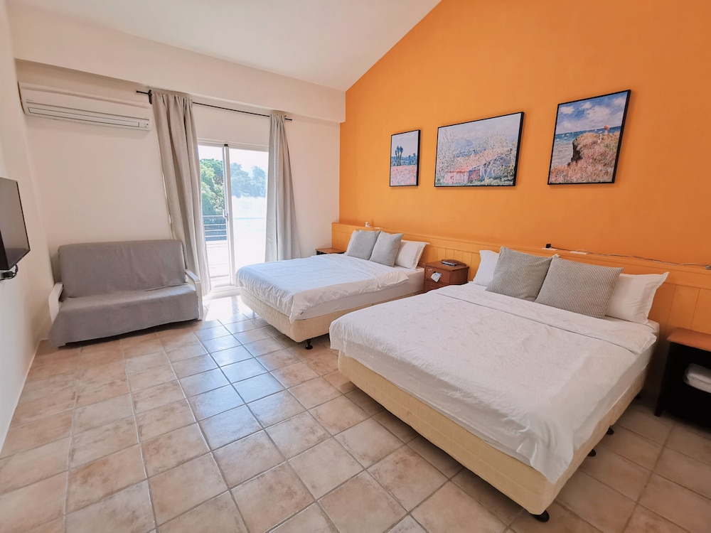 Family Quadruple Room, Balcony, Mountainside photo 2