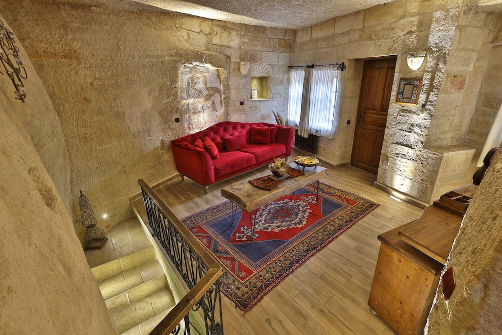 Family Room - Photo 3