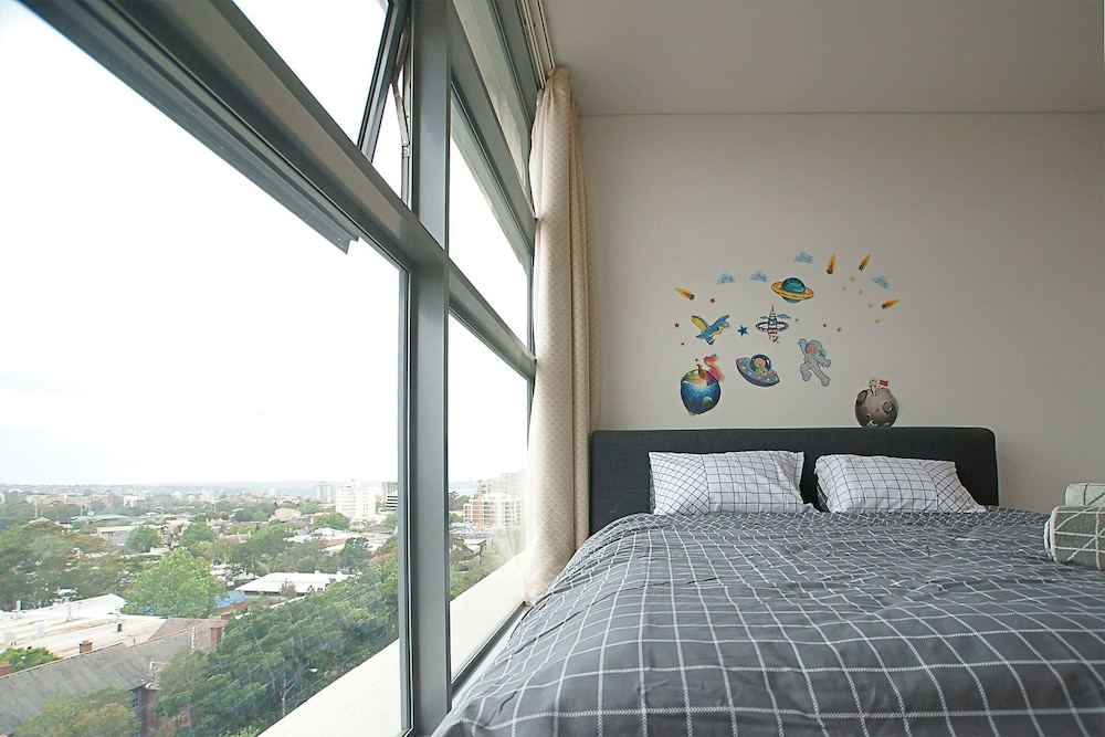 City Apartment, 2 Bedrooms, City View photo 2