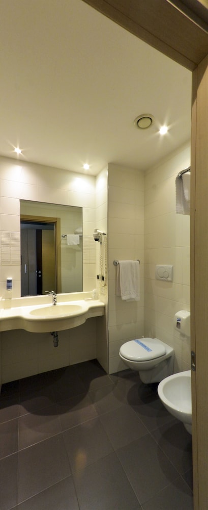 Business Room - Photo 3
