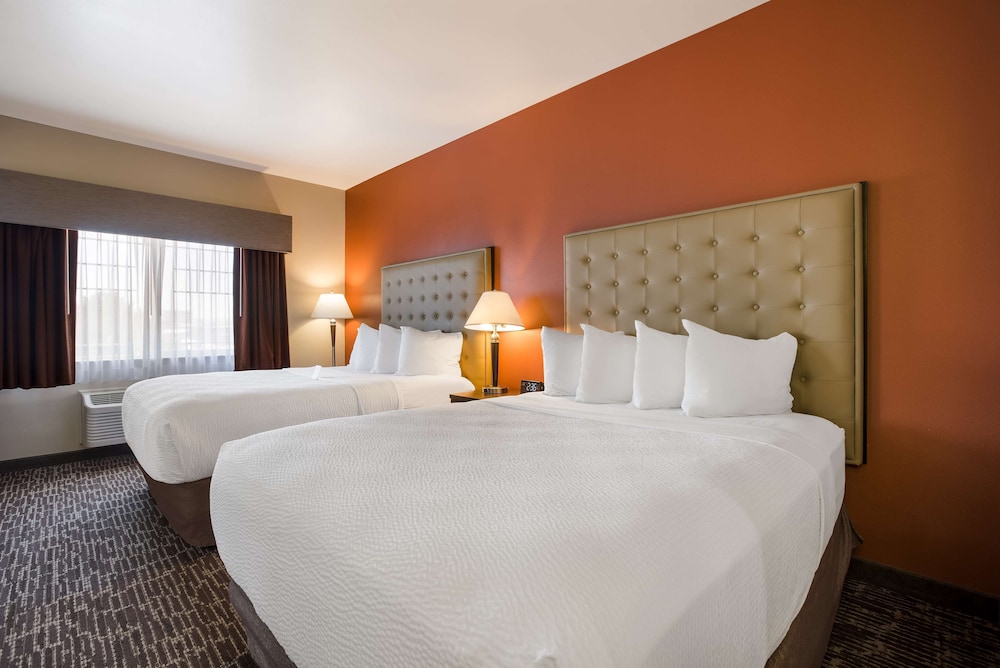 Suite, Multiple Beds, Non Smoking, Refrigerator & Microwave photo 1