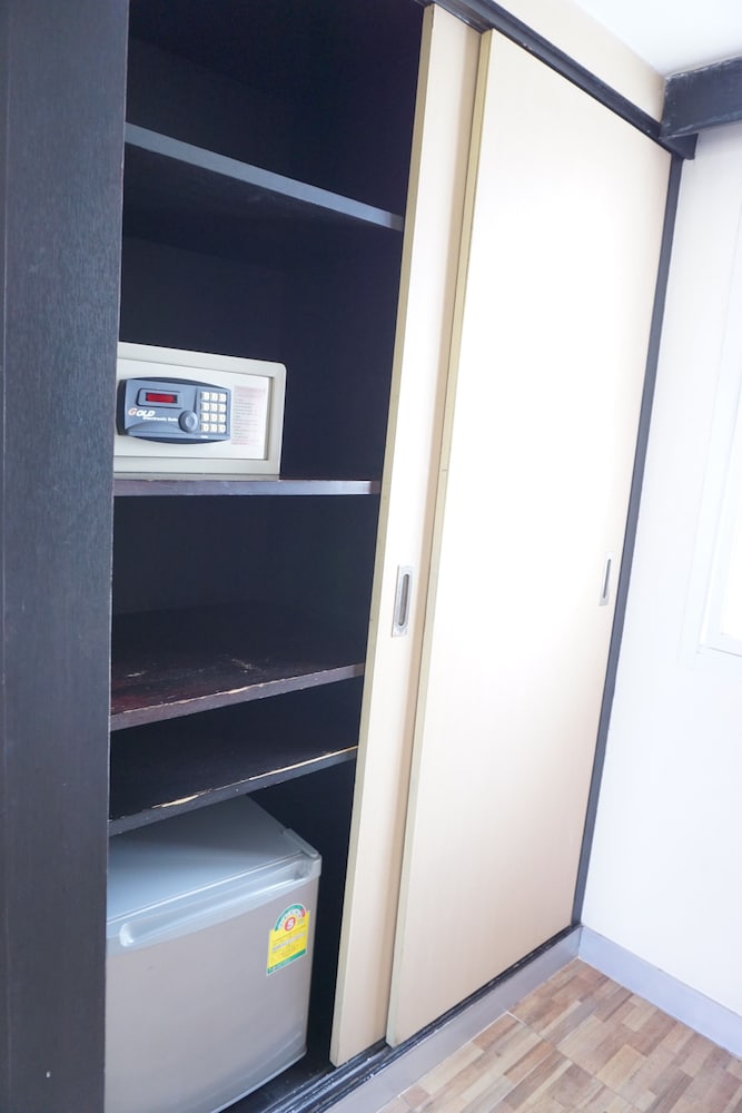 Deluxe Twin Room photo 2