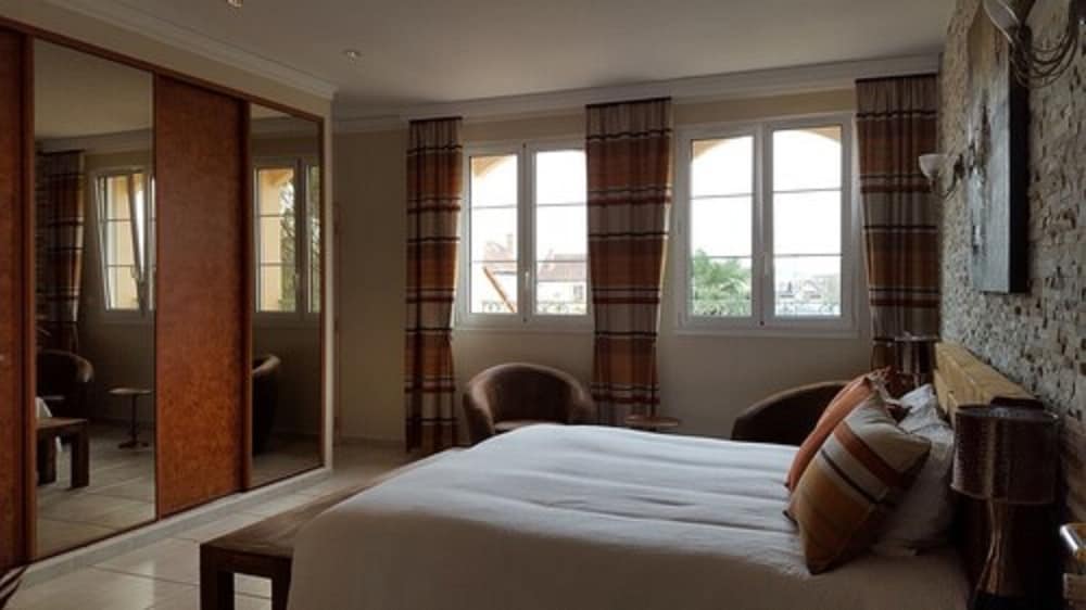 Suite, Pool View (Suite Vintage) - Photo 2