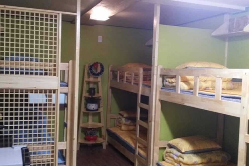 Room (4 Female Dormitory)