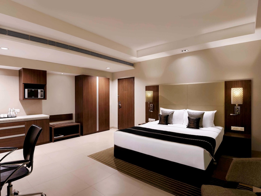 Executive Room, 1 King Bed - Photo 4