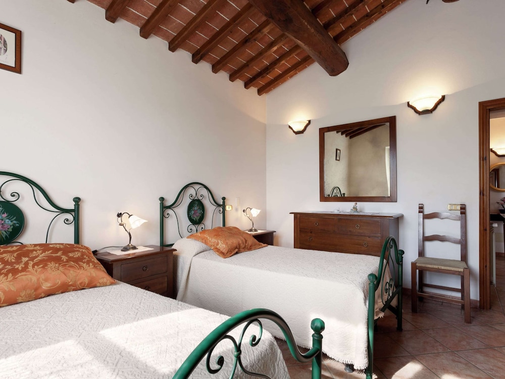 Classic House, 3 Bedrooms photo 1