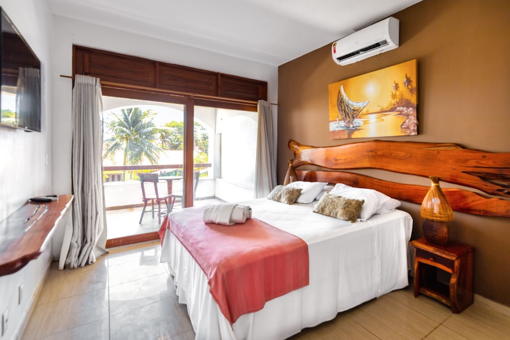 Deluxe Suite, Partial Sea View photo 1