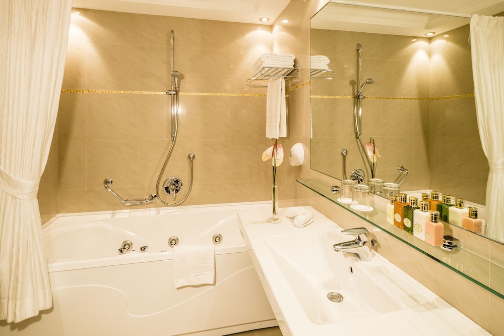 Suite, 2 Bedrooms (VIP) photo 2