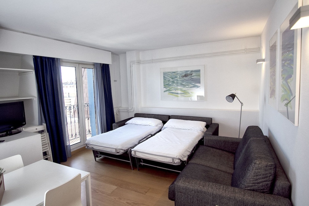 Apartment (6A) - Photo 5