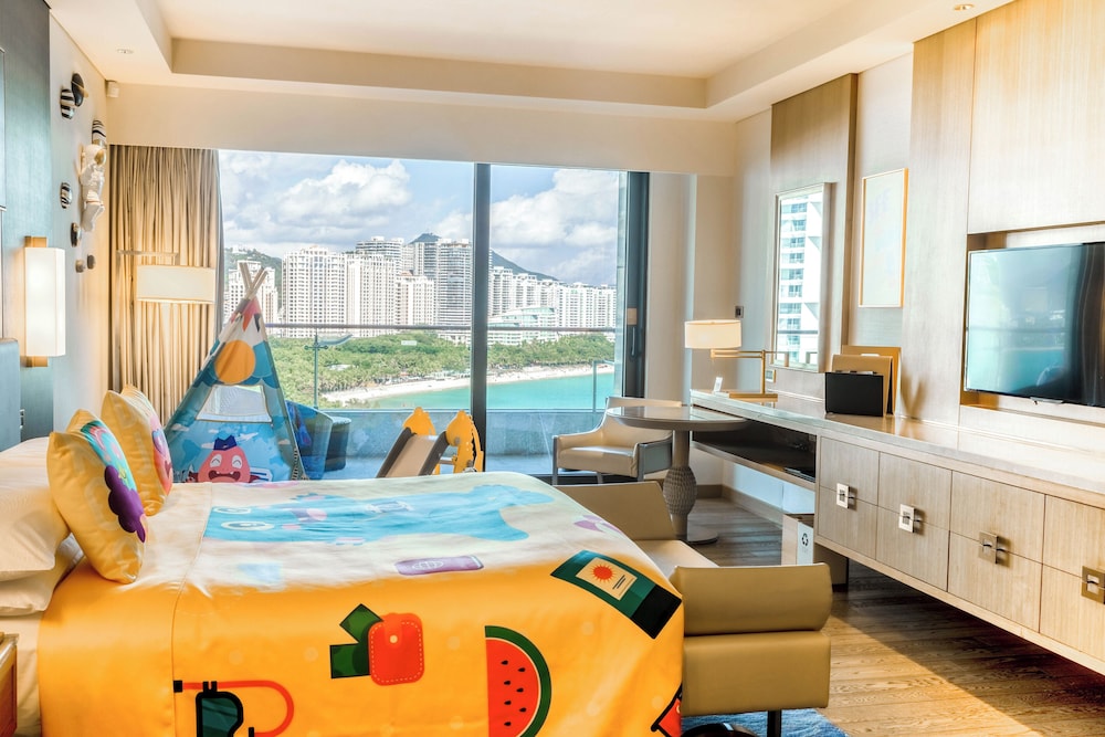 Family Room, 1 King Bed, Balcony, Ocean View