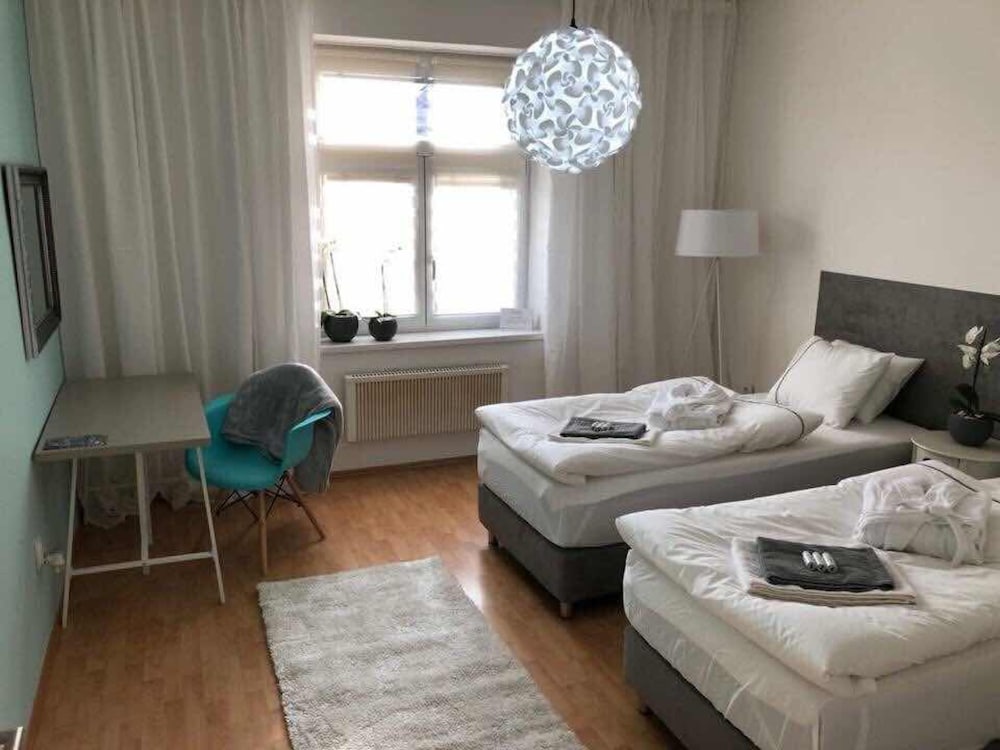 Executive Suite, 1 Bedroom, Kitchen, Garden View photo 2