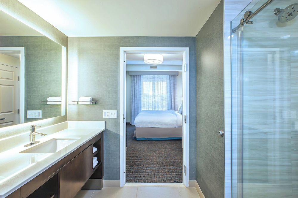 Suite, 1 Bedroom - Photo 6