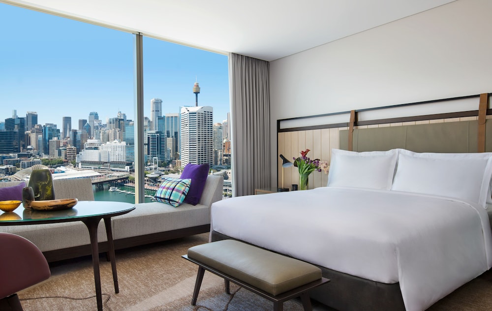 Superior Room, 1 King Bed (Premium Bath, Darling Harbour View)