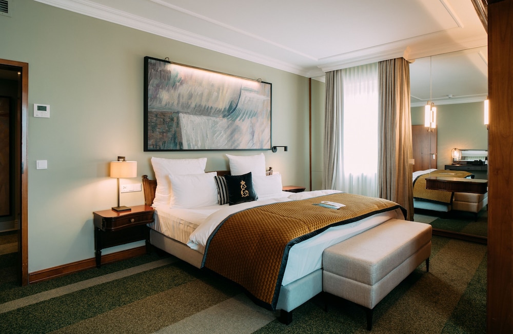 Junior Suite, 1 Bedroom - Photo 1