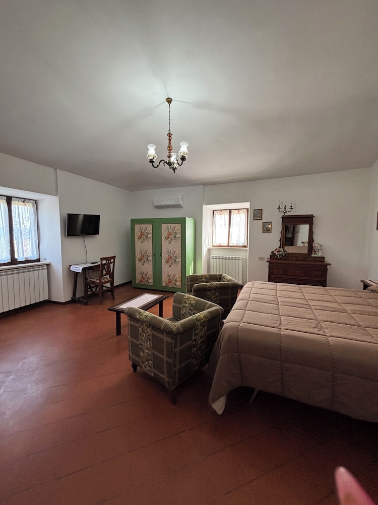 Family Suite, Hill View photo 3