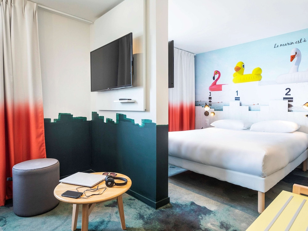 Family Suite, 1 Double Bed with Sofa bed - Photo 1
