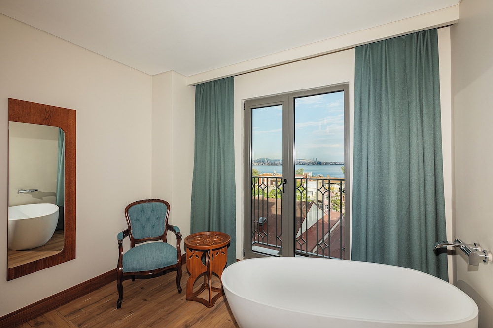 Junior Suite, Sea View photo 3