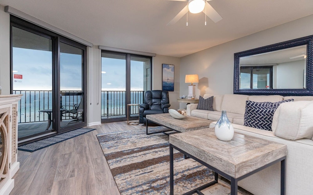 Condo, 3 Bedrooms