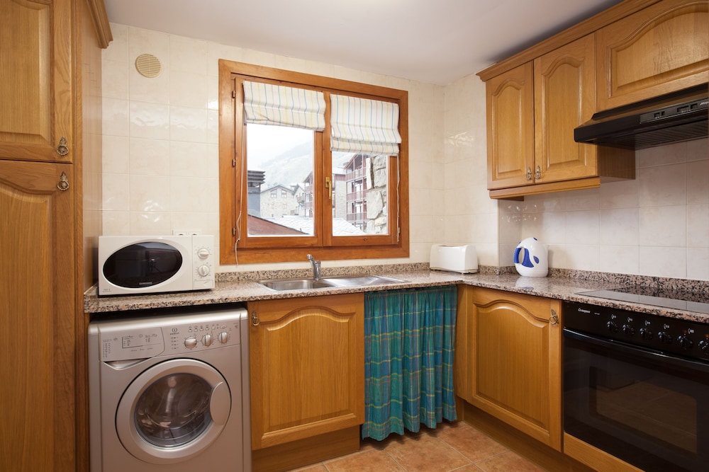 Apartment, 2 Bedrooms, Balcony photo 2
