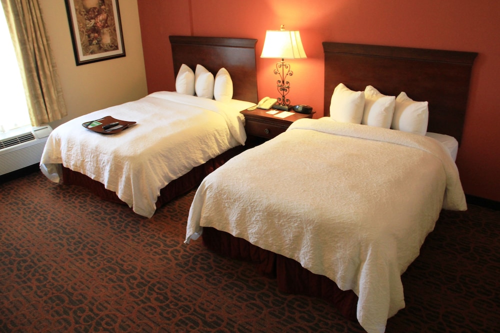 Room, 2 Queen Beds, Accessible, Non Smoking - Photo 2