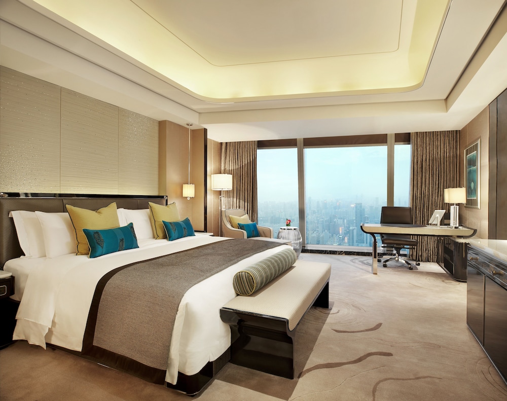 1 King Bed,City View,Large Room - Photo 1