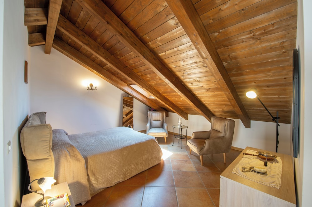 Deluxe Double Room, 1 Double Bed with Sofa bed, Non Smoking, Ocean View