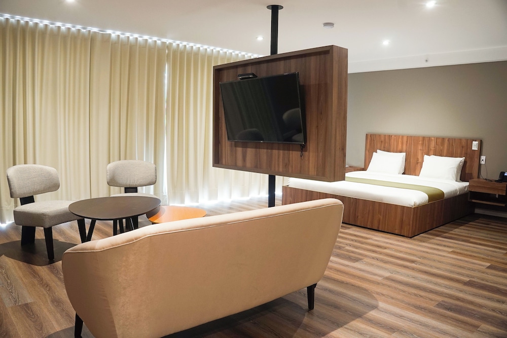 Deluxe Studio Suite