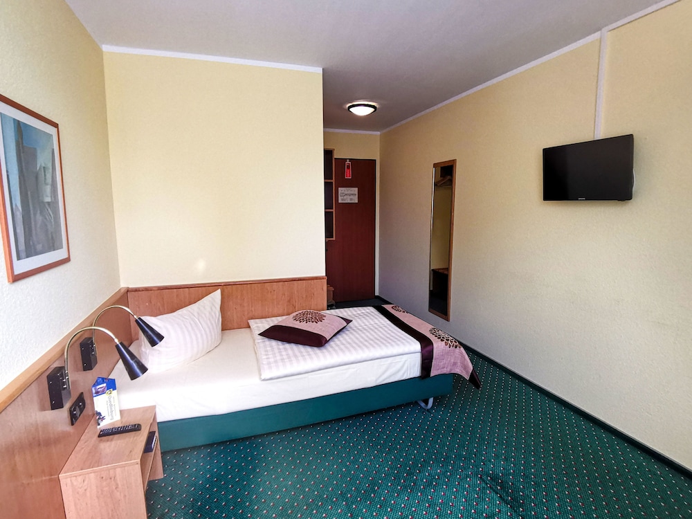 Standard Double Room Single Use photo 1